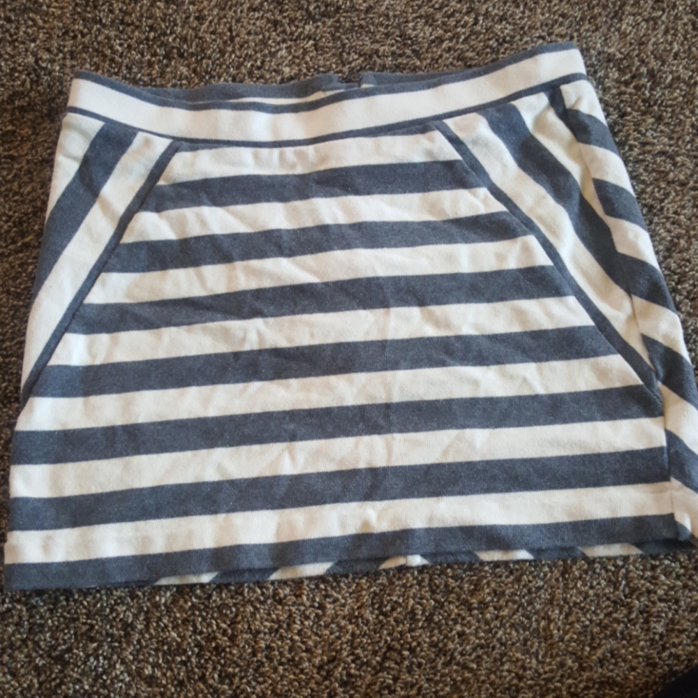 GAP miniskirt